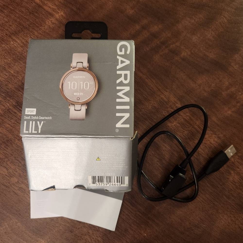 Rose Gold/Sand Garmin Lily Smartwatch